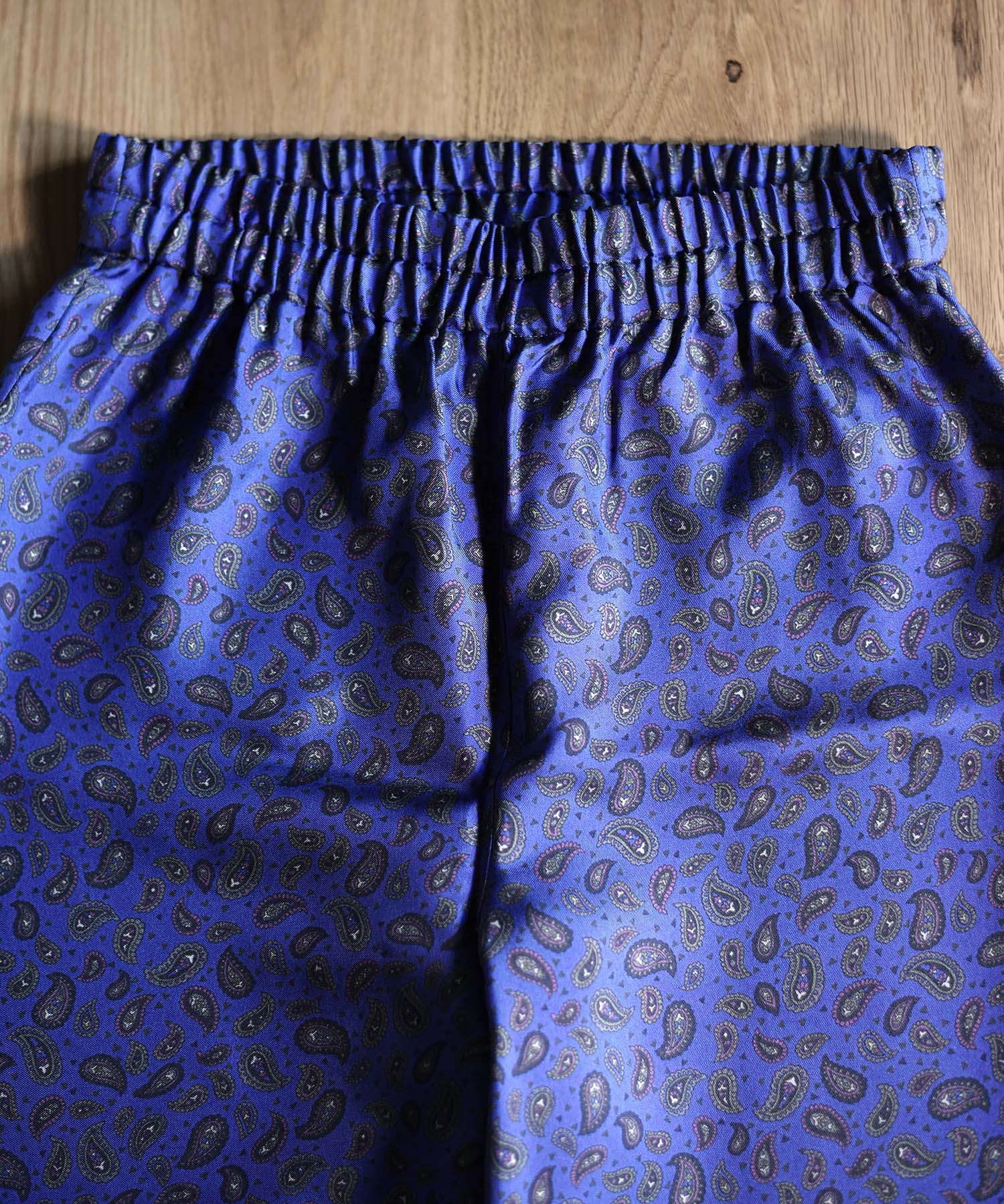 洗濯機で洗えるシルクパジャマ 日本製【レディース 長袖上下セット】ツイル/ブルーペイズリー|SUBE