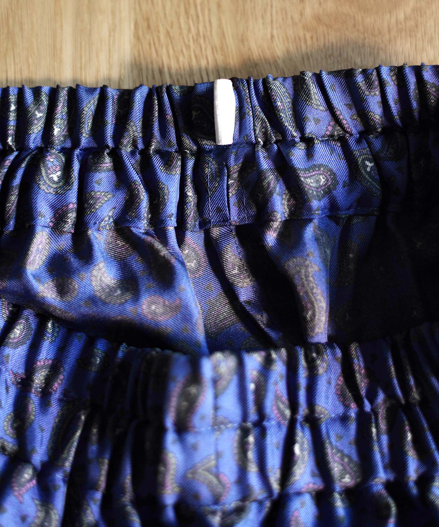 洗濯機で洗えるシルクパジャマ 日本製【レディース 長袖上下セット】ツイル/ブルーペイズリー|SUBE