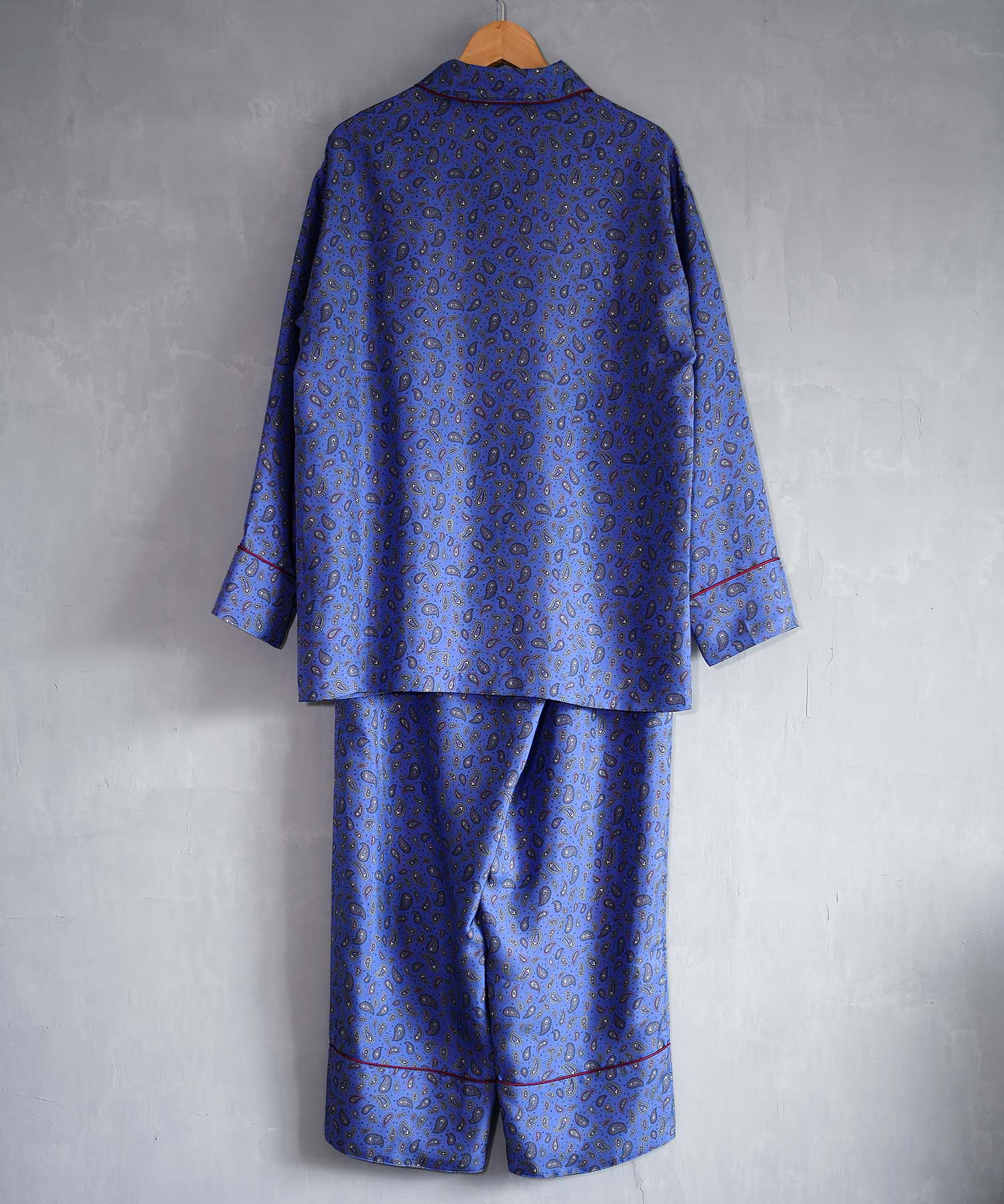 洗濯機で洗えるシルクパジャマ 日本製【レディース 長袖上下セット】ツイル/ブルーペイズリー|SUBE