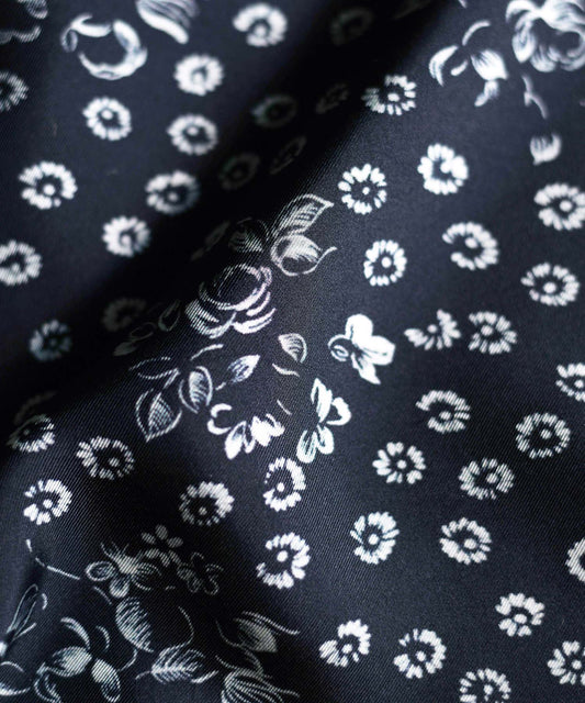 洗濯機で洗えるシルクパジャマ 日本製【レディース 長袖上下セット】ツイル/ネイビー×アイスブルーフラワー|SUBE